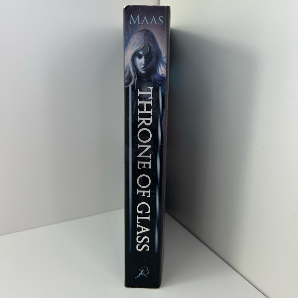 Throne of Glass by Sarah J. Maas - Picture 2 of 14